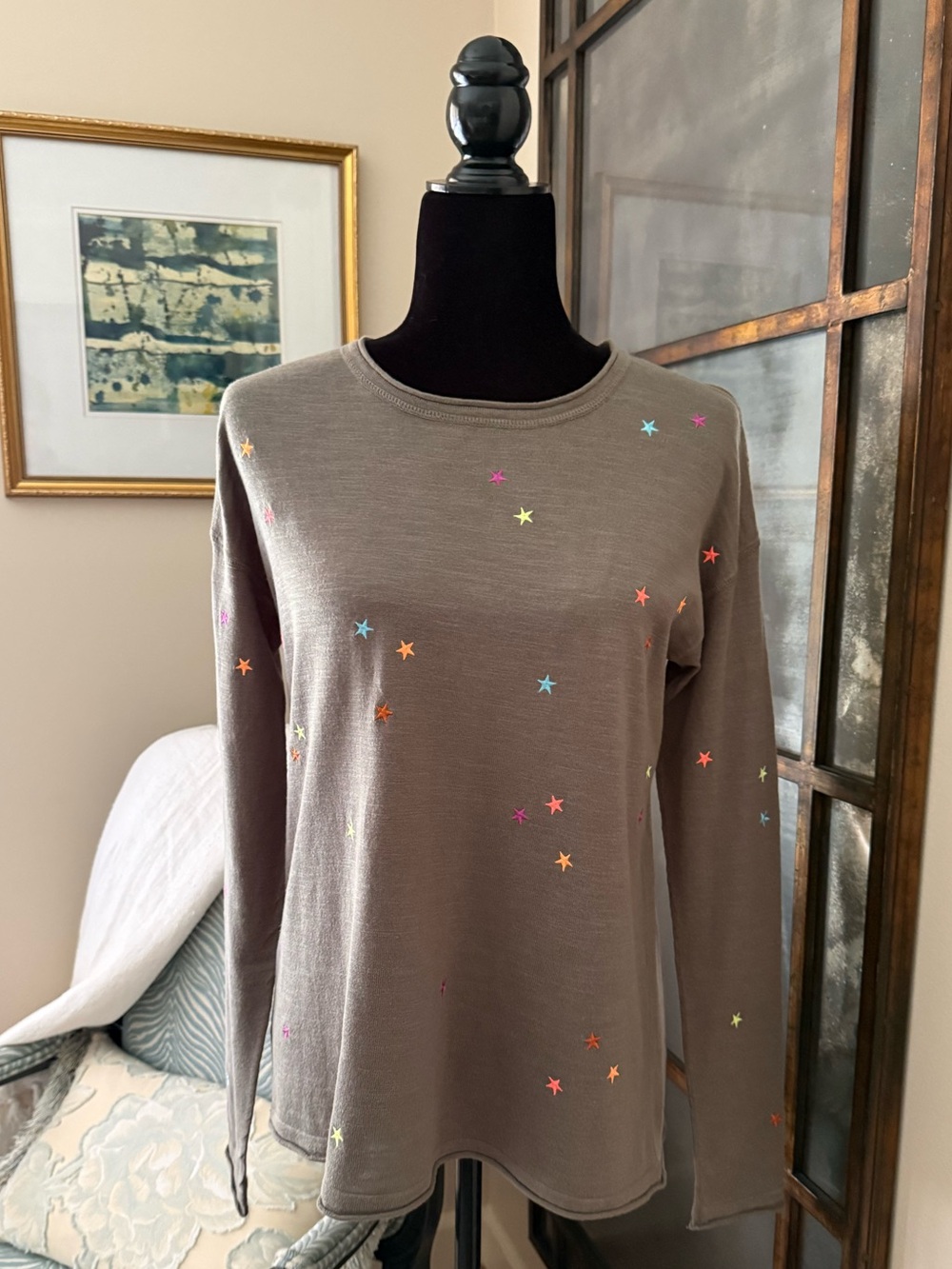 LISA TODD LIGHTWEIGHT SWEATER WITH EMBROIDERED STARS